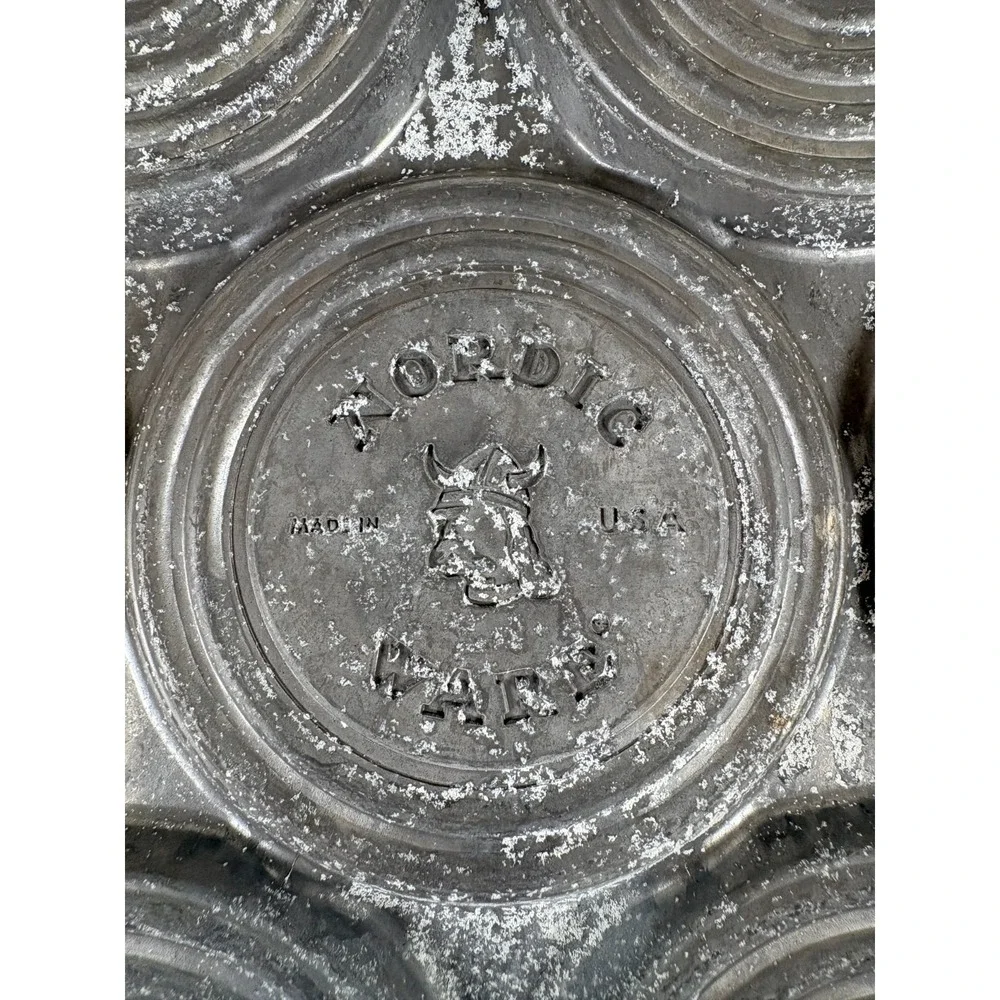 NORDIC WARE Smiley Face‎ Pancake Pan Heavy Cast Aluminum Nonstick 7 Faces